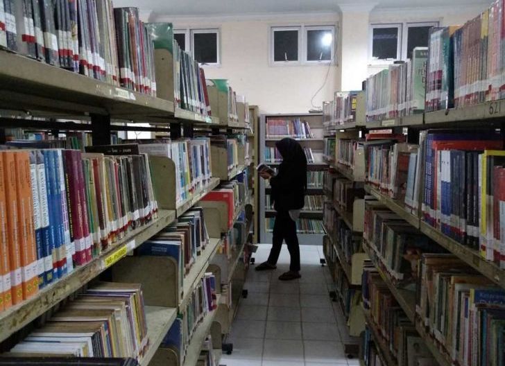 Membaca Adalah Jendela Dunia